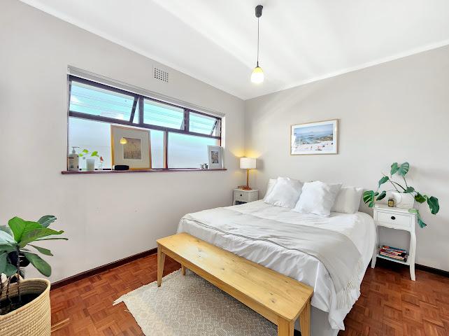 2 Bedroom Property for Sale in Sea Point Western Cape